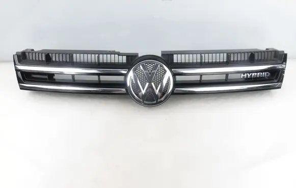Volkswagen Touareg I Front grill 7P6853651C