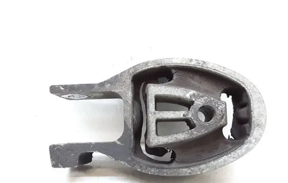 Volvo S60 Engine mount bracket 6G916P082AD 30680705 6G916P082BD