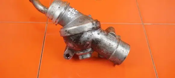 Volvo S80 Thermostat/thermostat housing 31293820 D5244T14