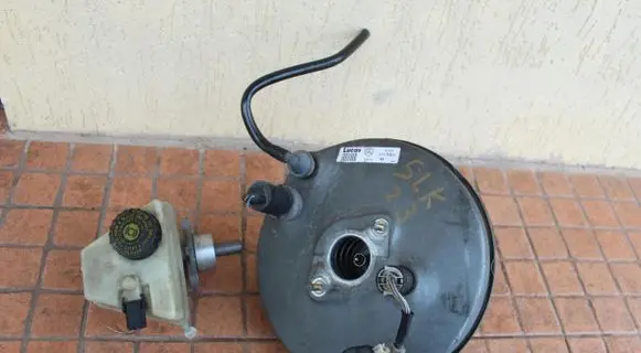 Mercedes-Benz SLK R170 Brake booster A0044305930