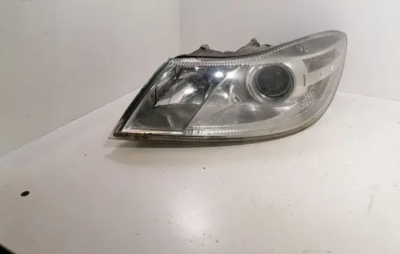 Skoda Octavia Mk2 (1Z) Headlight/headlamp 1Z1941015F