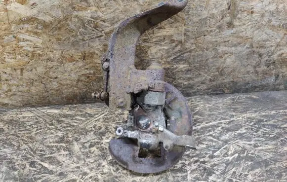 Nissan 240ZX, 280ZX, 300ZX Front wheel hub spindle knuckle