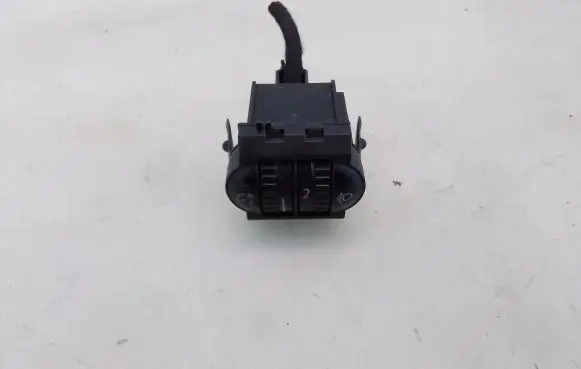 Volkswagen Golf V Headlight level height control switch