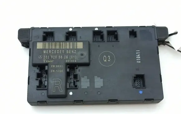 Mercedes-Benz C W203 Door control unit/module 2038205626 351324