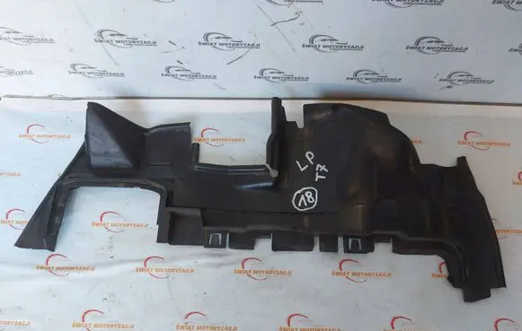 Audi Q3 8U Intercooler air guide/duct channel 8U0121283C