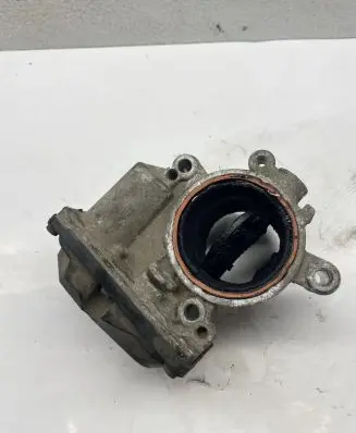 Volkswagen PASSAT B7 Throttle valve 03L128063R