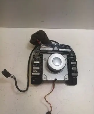 Mercedes-Benz S W221 Head unit multimedia control A2218704310