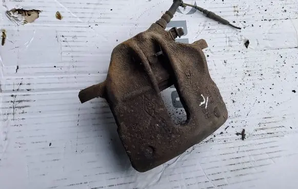 Renault Laguna I Front brake caliper