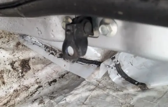 Honda FR-V Rear door check strap stopper
