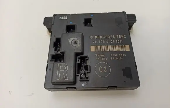 Mercedes-Benz E W211 Door control unit/module 2118704126