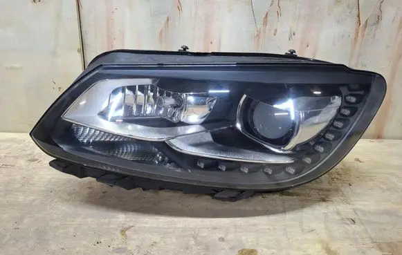 Volkswagen Touran II Headlight/headlamp 1T2941751H