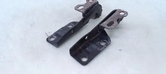 Mitsubishi Colt Engine bonnet/hood hinges MR959411 MR959412