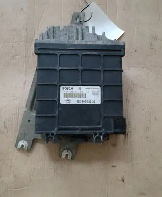 Volkswagen PASSAT B4 Engine control unit/module 0281001411