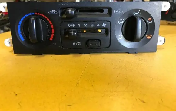 Subaru Forester SF Climate control unit