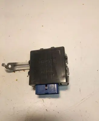 Toyota Previa (XR30, XR40) II Day light relay 8264212050