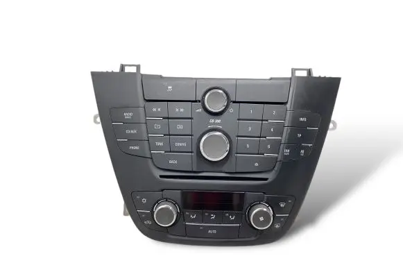 Head unit multimedia control