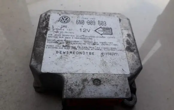 Seat Toledo I (1L) Airbag control unit/module 6N0909603 5WK4137
