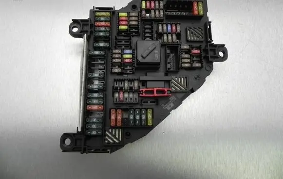BMW 5 F10 F11 Fuse box set 9234423 K639