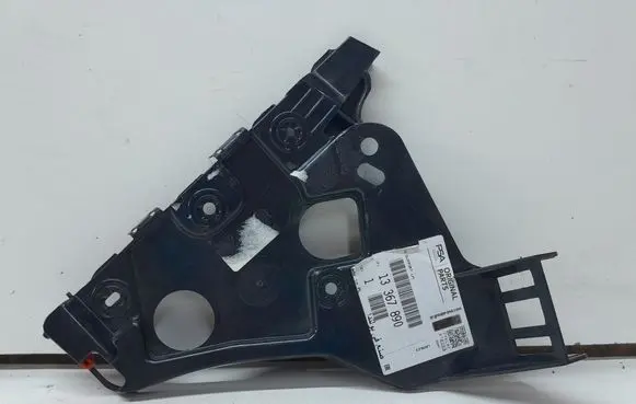 Opel Astra J Front bumper mounting bracket 13367890 1336789L