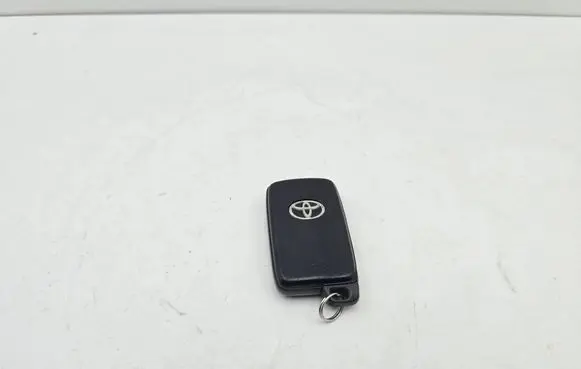 Toyota Prius+ (ZVW40) Ignition key/card 