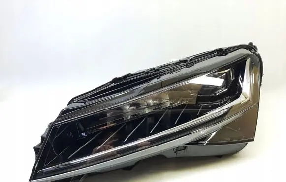 Skoda Superb B8 (3V) Headlight/headlamp 3V1941015D