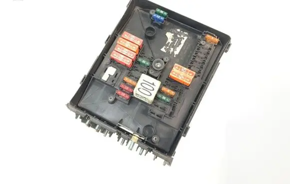 Volkswagen Golf V Fuse module 1K0937125 017183071