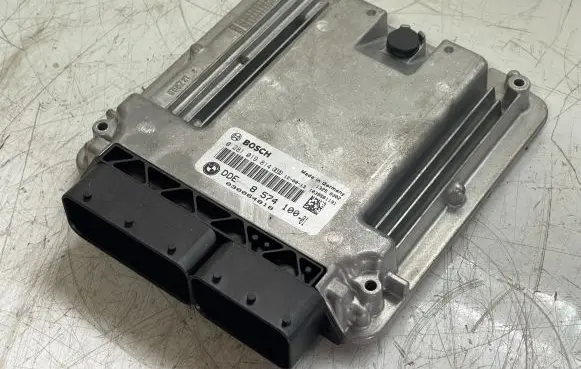 BMW X3 F25 Engine control unit/module 0281019814 8574100
