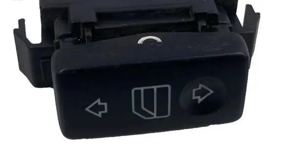 Mercedes-Benz S W220 Electric window control switch A2208213379
