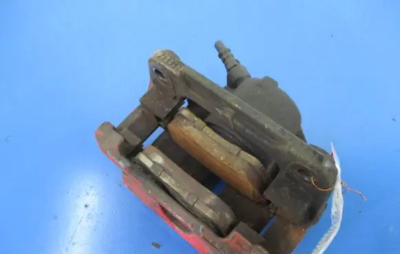 Renault Megane II Front brake caliper
