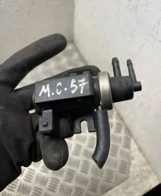 Mitsubishi Carisma Turbo solenoid valve 30618057