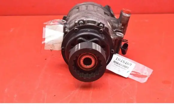 Volkswagen Touareg I Air conditioning (A/C) compressor (pump) 7H0820805J