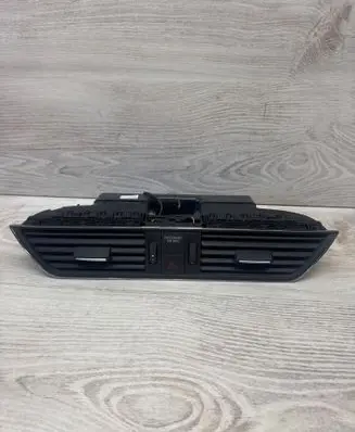 Skoda Superb B8 (3V) Dash center air vent grill 3V0820951C