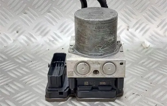 Volvo XC40 ABS Pump 32281472