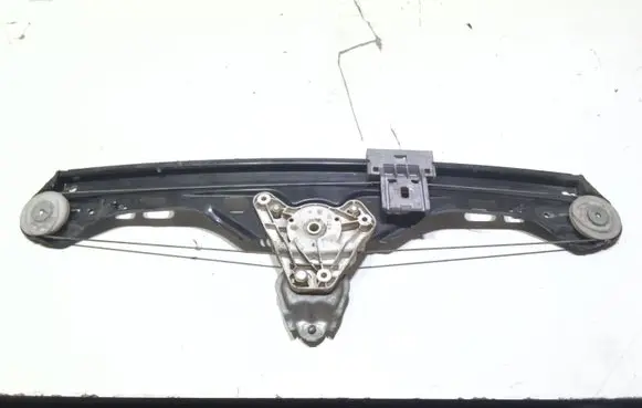 Mercedes-Benz C W203 Rear door window regulator with motor 104096