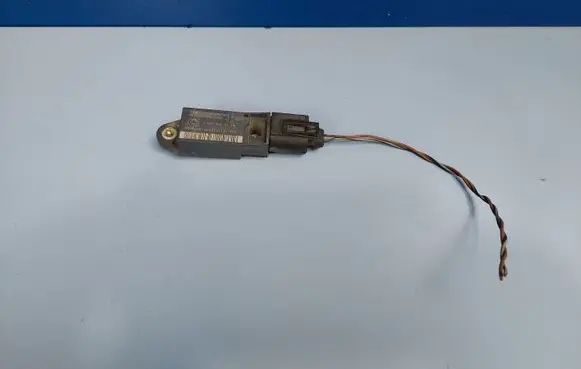Mercedes-Benz E W211 Airbag deployment crash/impact sensor A0028202726
