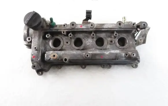 Daihatsu YRV Rocker cam cover 