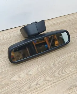 Rear view mirror (interior)
