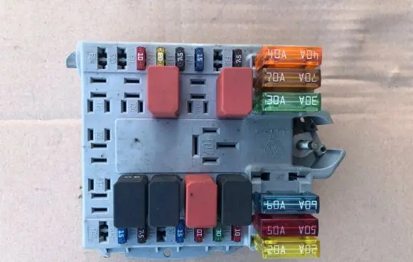 Fiat Punto (188) Fuse module 46766773