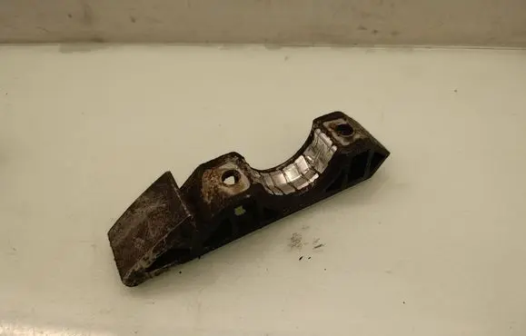 Volkswagen Touareg I Sway bar bush bracket, front 7L0411063B