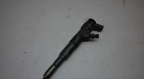 Fuel injector