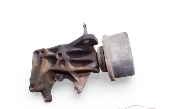 Volkswagen Multivan T4 Power steering pump mounting bracket 074199207 701199201B