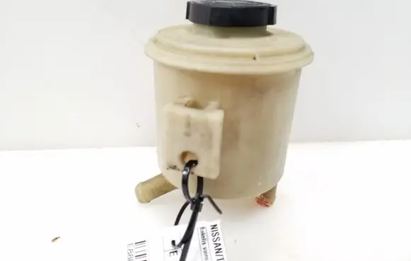 Nissan Terrano Power steering fluid tank/reservoir 