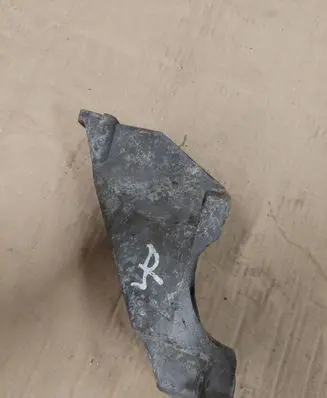 Audi A4 S4 B6 8E 8H Engine mounting bracket 8E0199307A