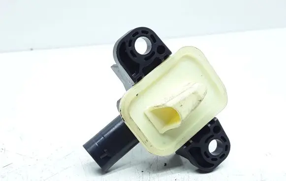 Mercedes-Benz A W176 Airbag deployment crash/impact sensor A1668210351