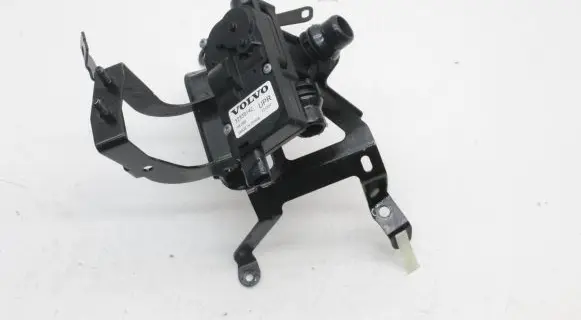 Volvo XC40 Electric auxiliary coolant/water pump 32339142
