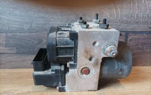 Fiat Punto (188) ABS Pump 9713020273004336 02068