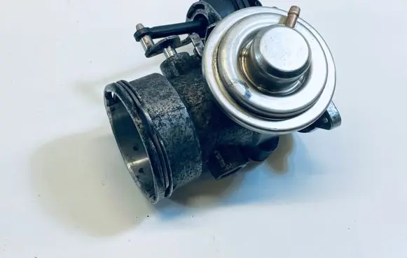Audi A3 S3 A3 Sportback 8P EGR valve 03G131501A 03G129637