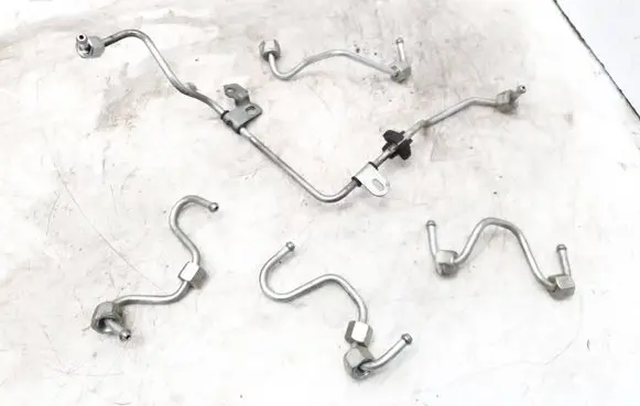 Renault Koleos I Fuel injector supply line/pipe 