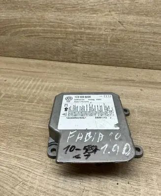 Skoda Fabia Mk2 (5J) Airbag control unit/module 1C0909605K 5WK43125