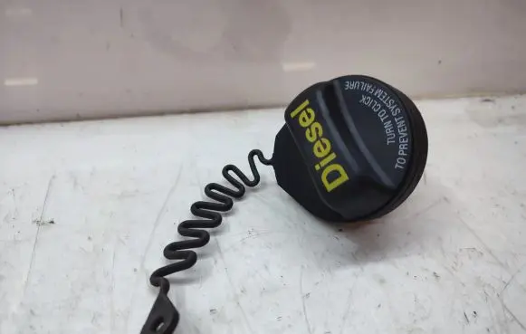 Volvo V70 Fuel tank filler cap 